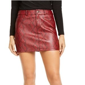 Vigoss Jeans Snakeskin/ Snake Print Mini Skirt